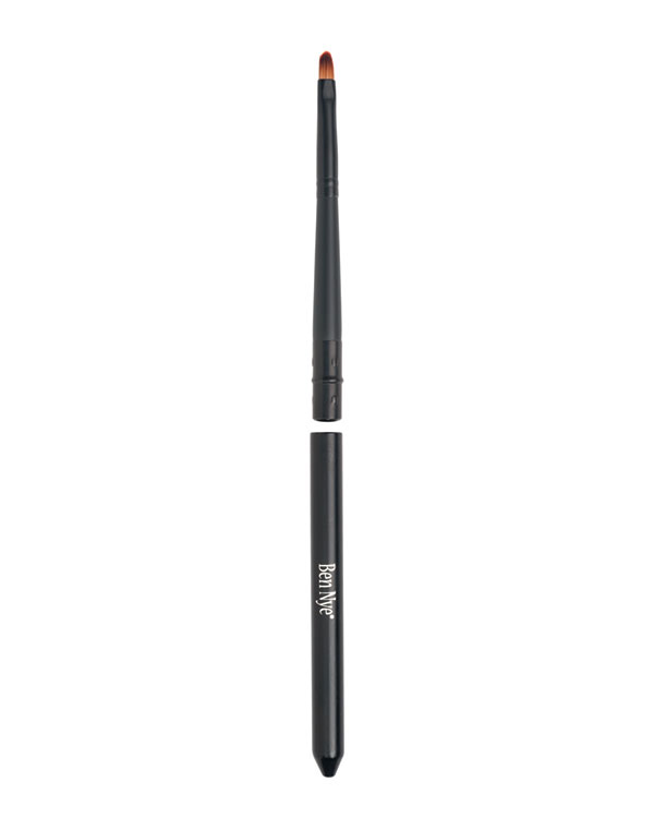 Ben Nye - FDB7 Lip Brush with Cover Ben Nye - FDB7 Lip Brush with Cover