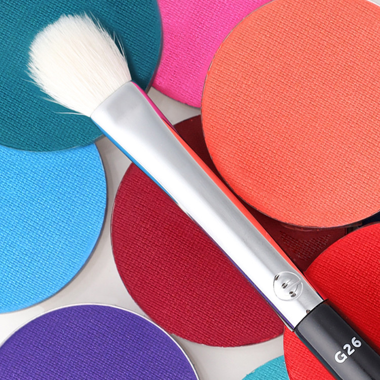 ESUM Cosmetics - G26 Medium Filbert Shader Brush